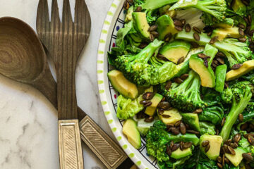 Salata sa brokolijem i avokadom